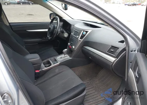 2013 Subaru Legacy 2.5I Premium из США, поврежденный, VIN 4S3BMBH61D3038651